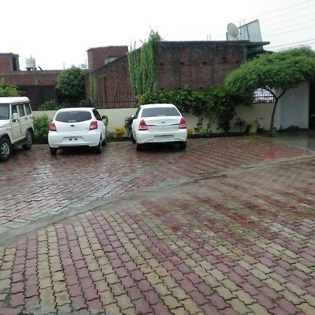 Hotel The Ideal Kushinagar Eksteriør bilde