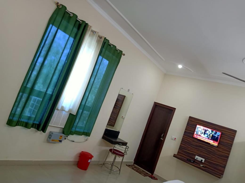 Hotel The Ideal Kushinagar Eksteriør bilde