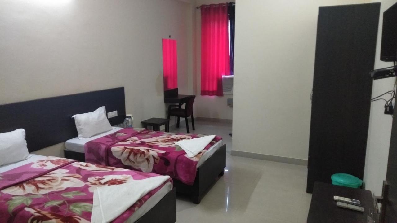 Hotel The Ideal Kushinagar Eksteriør bilde