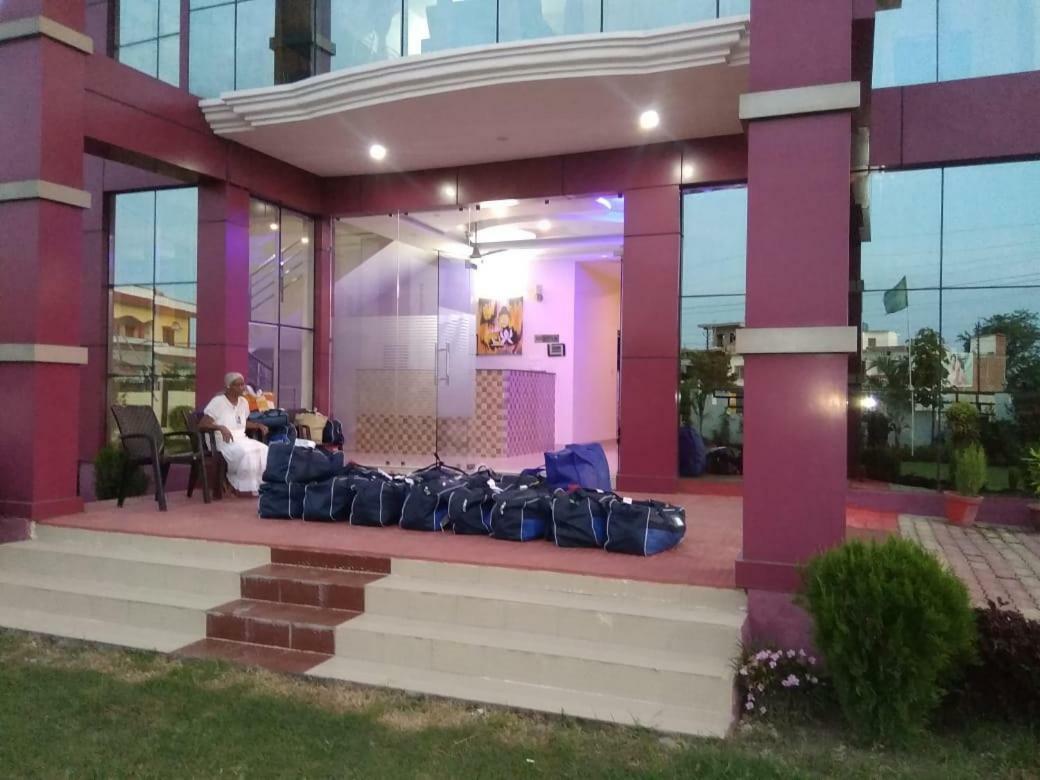 Hotel The Ideal Kushinagar Eksteriør bilde
